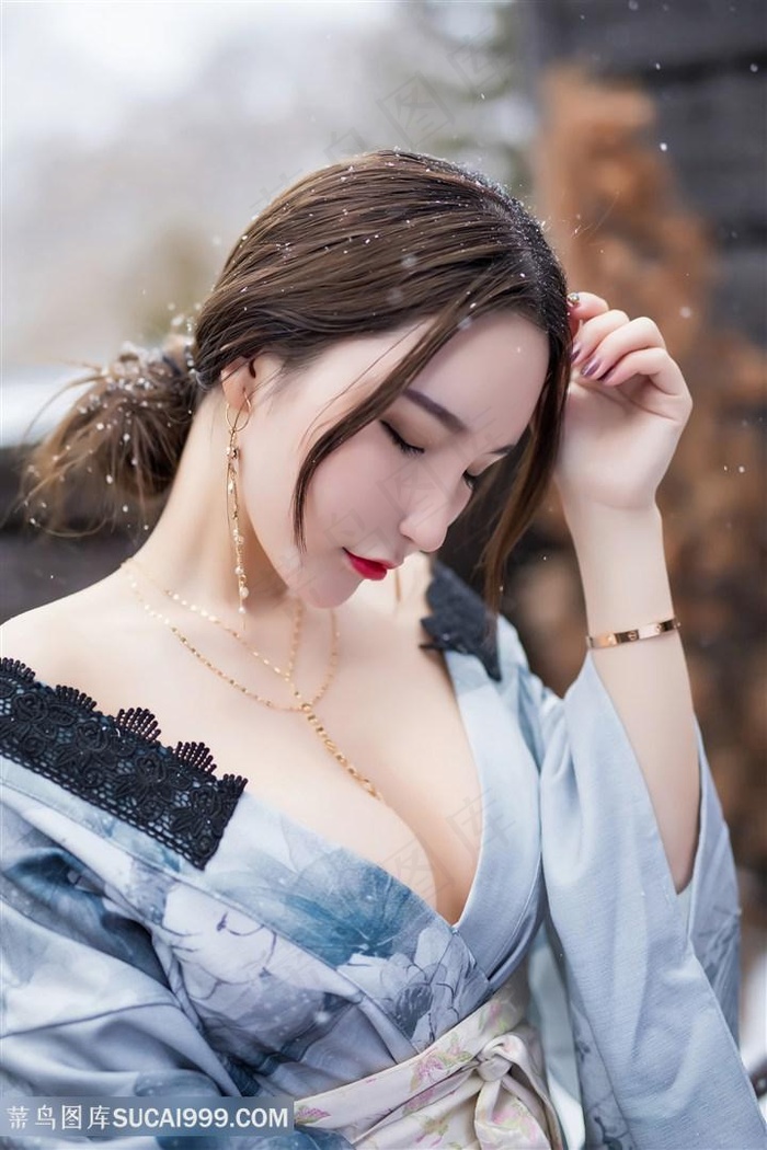 亚洲AV在线一区二区三区