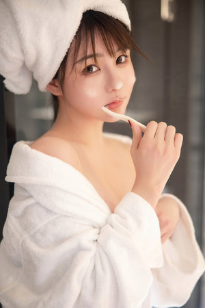 她不停玩弄我的jiji好舒服