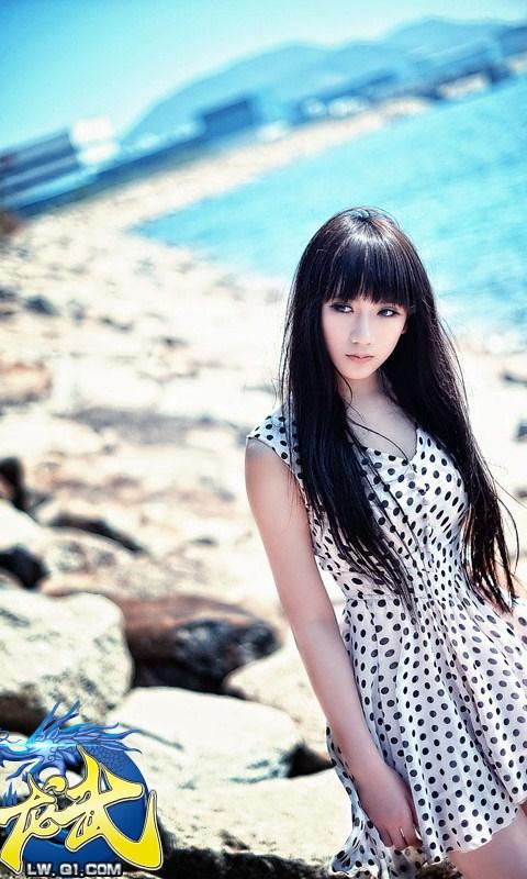女性去掉所有服装只剩皮肤